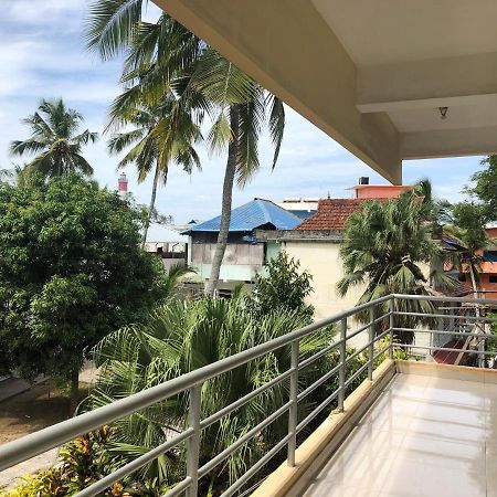 Sandy Beach Hotel Thiruvananthapuram Екстер'єр фото