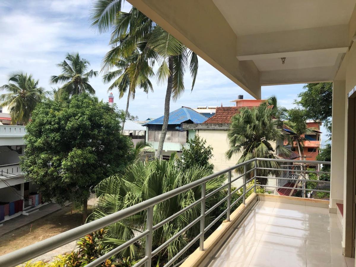 Sandy Beach Hotel Thiruvananthapuram Екстер'єр фото