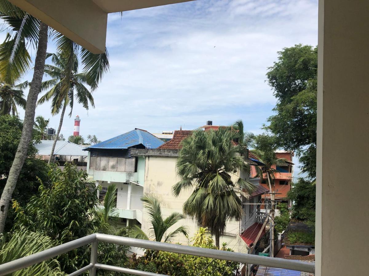 Sandy Beach Hotel Thiruvananthapuram Екстер'єр фото