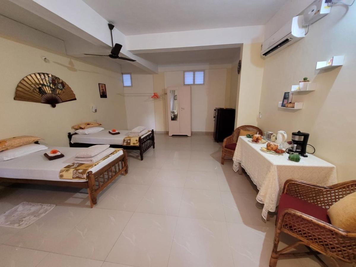 Sandy Beach Hotel Thiruvananthapuram Екстер'єр фото