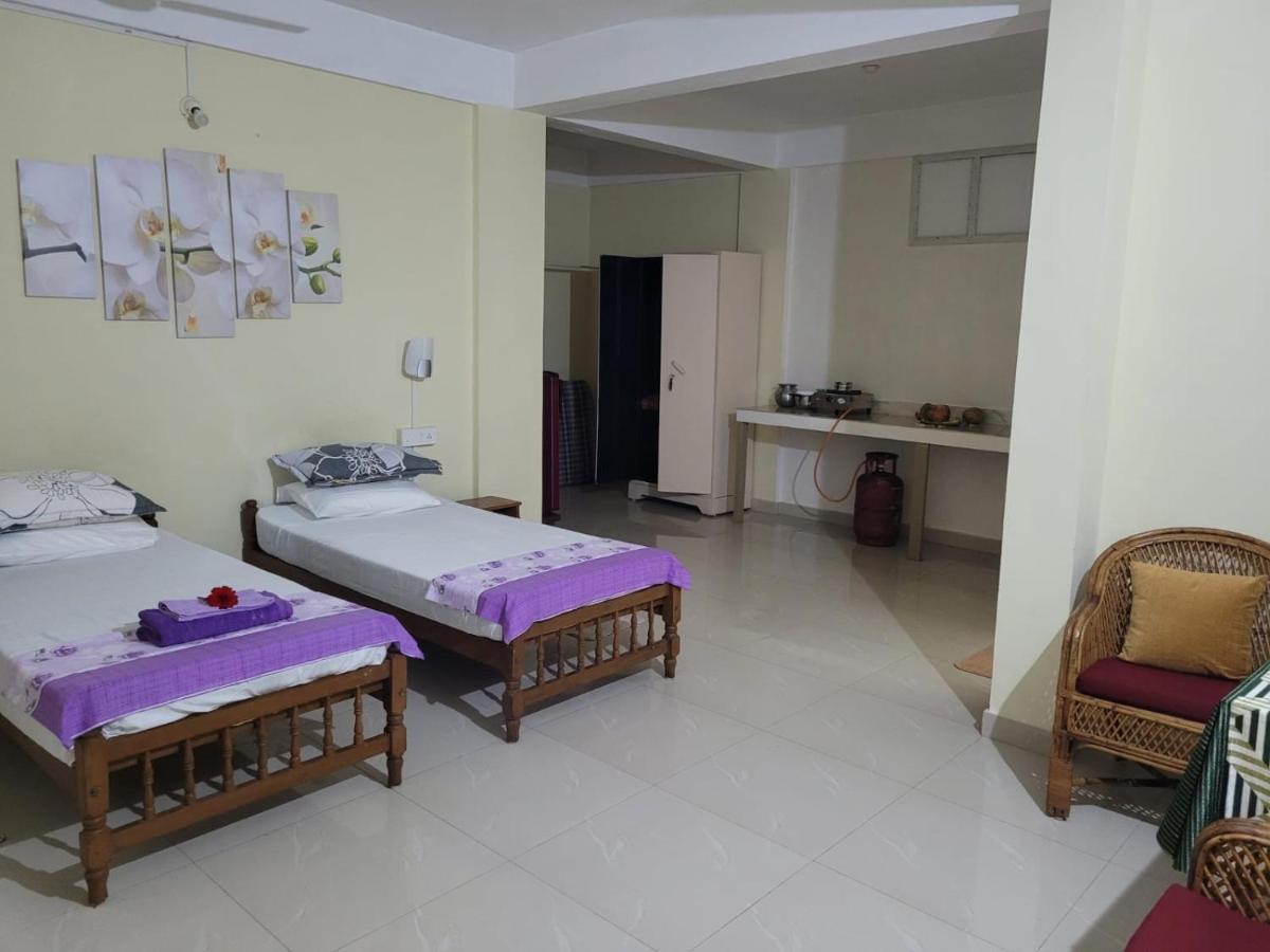 Sandy Beach Hotel Thiruvananthapuram Екстер'єр фото